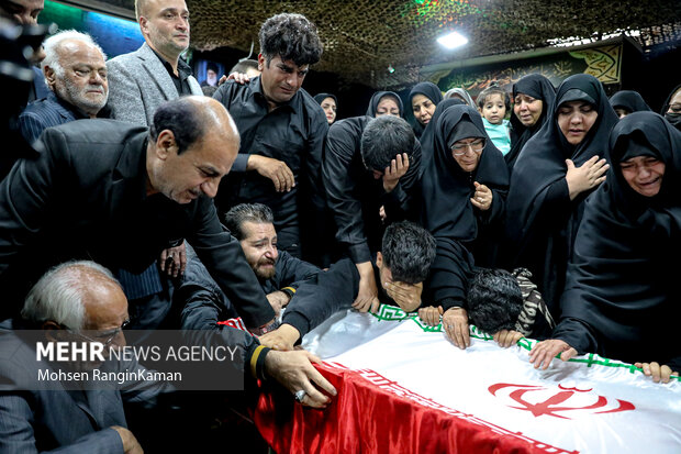 مراسم وداع با پیکر مطهر شهید حامد جندقی