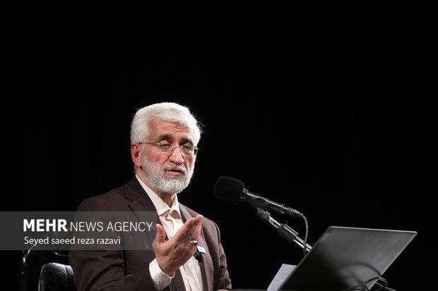 جلیلی: در طول انقلاب هر جا ظرفیتهای مردمی به میدان آمد، موفق شدیم جلیلی: در طول انقلاب هر جا ظرفیتهای مردمی به میدان آمد، موفق شدیم