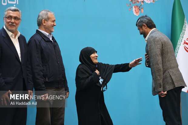 
President Pezeshkian attends Nurse Day anniv. ceremony
