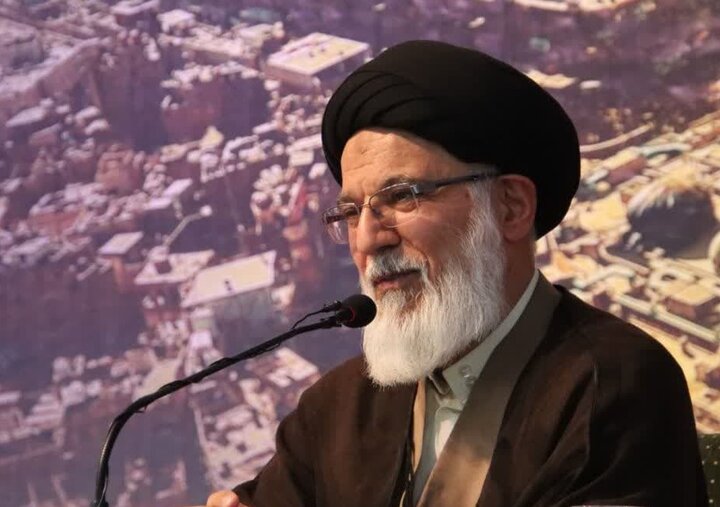 پیروزی امت اسلامی بر مدار عاشورا محقق خواهد شد