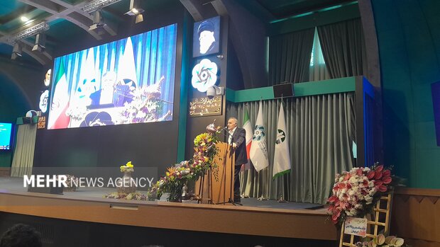 بین نیازهای توسعهای جامعه و توان اکولوژیک باید توازن برقرار شود بین نیازهای توسعهای جامعه و توان اکولوژیک باید توازن برقرار شود