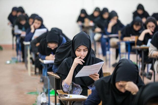 دانشجویان دانشگاه آزاد تنها یکبار اجازه شرکت در آزمون مجدد را دارند