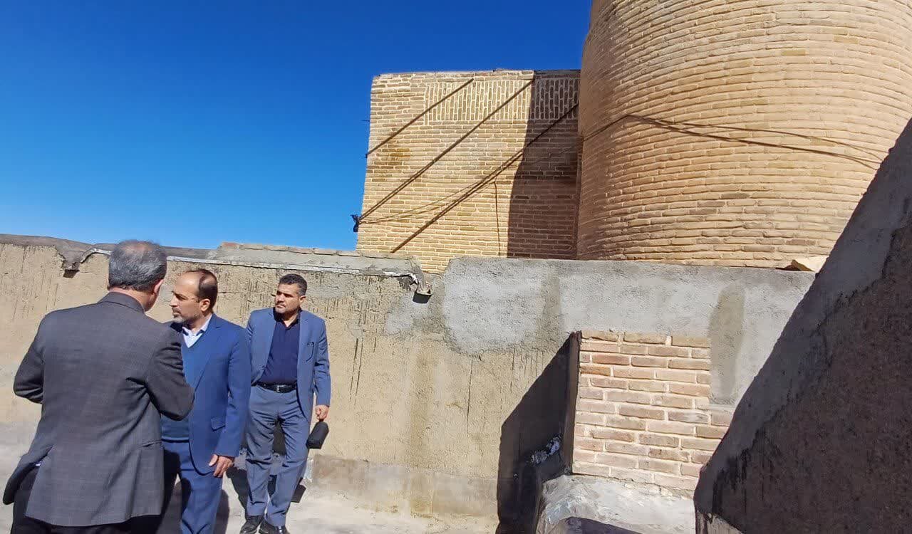 بازدید فرماندار همدان از وضعیت جدارهسازی مسجد جامع همدان