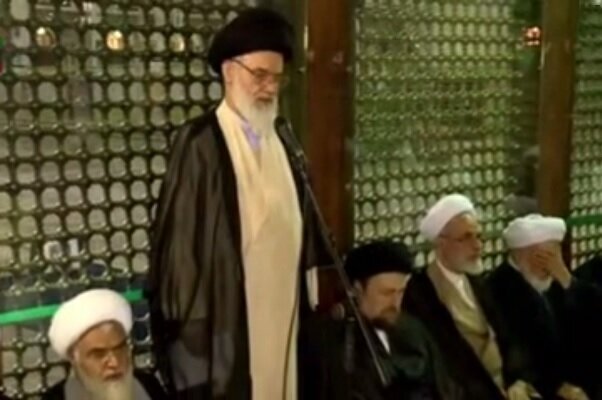کشور با اراده مردم و هدایت رهبری اداره میشود