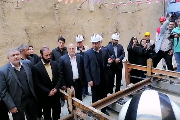 گزارش خبرنگار مهر از آغاز ریل گذاری مترو اسلامشهر گزارش خبرنگار مهر از آغاز ریل گذاری مترو اسلامشهر