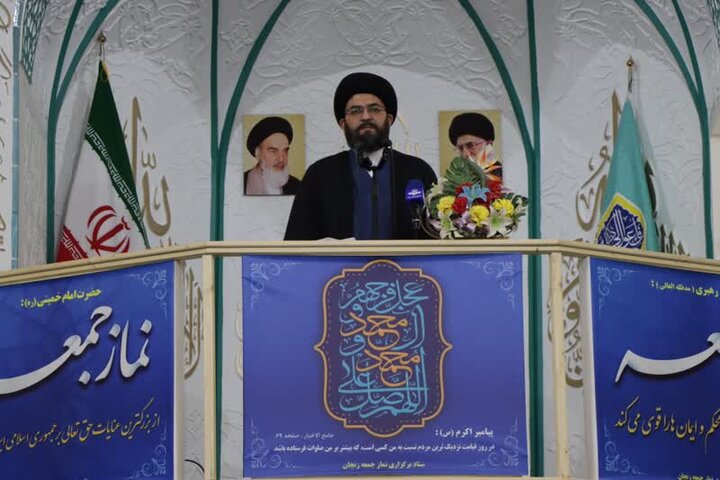 مهمترین رمز ماندگاری و ادامه محوریت مسجد جذب جوانان است مهمترین رمز ماندگاری و ادامه محوریت مسجد جذب جوانان است