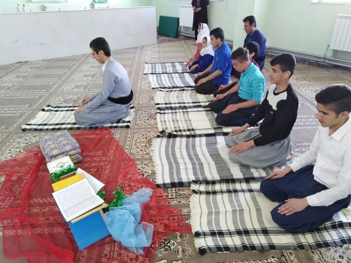 اجرای طرح معنوی «سودای بندگی» در مدارس ابتدایی استثنایی کردستان اجرای طرح معنوی «سودای بندگی» در مدارس ابتدایی استثنایی کردستان