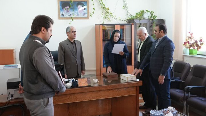 آیین تحلیف مترجمان رسمی زبان کردی دادگستری کردستان برگزار شد آیین تحلیف مترجمان رسمی زبان کردی دادگستری کردستان برگزار شد
