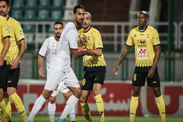 فرار سپاهان از شکست مقابل نساجی/انزونزی، آلمیدا را درصدر نگه داشت فرار سپاهان از شکست مقابل نساجی/انزونزی، آلمیدا را درصدر نگه داشت