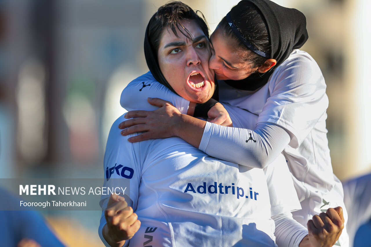 سکوت سنگین در آستانه لیگ برتر فوتبال زنان؛ تیم و بازیکن در خواب عمیق!