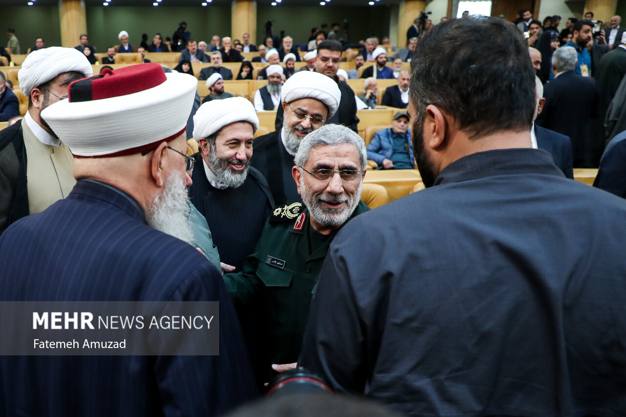 میدان و دیپلماسی پای مکتب نصرالله/ بغض ۴۰ روزه از فراق سید شهید