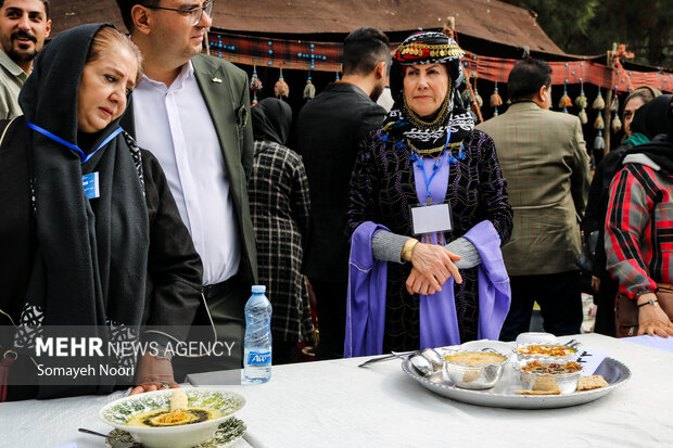 جشنواره پخت ترخینه در کرمانشاه