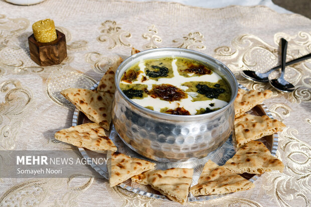 میراثی به طعم مهر و اصالت؛ راز ماندگاری «ترخینه» در بین مردم ایلام