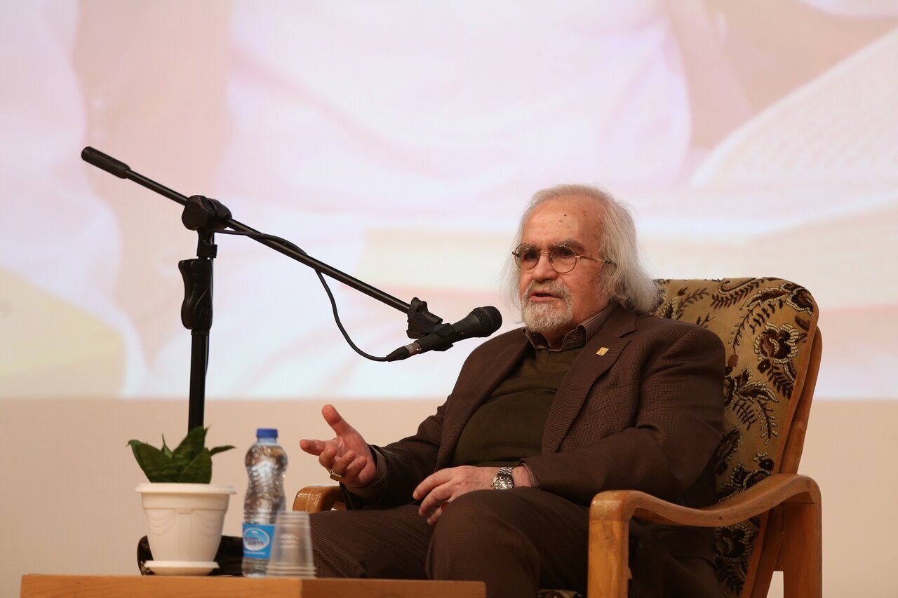 بازخوانی زندگی شاعرانه « استاد محمدعلی مجاهدی» پدر شعر آیینی کشور