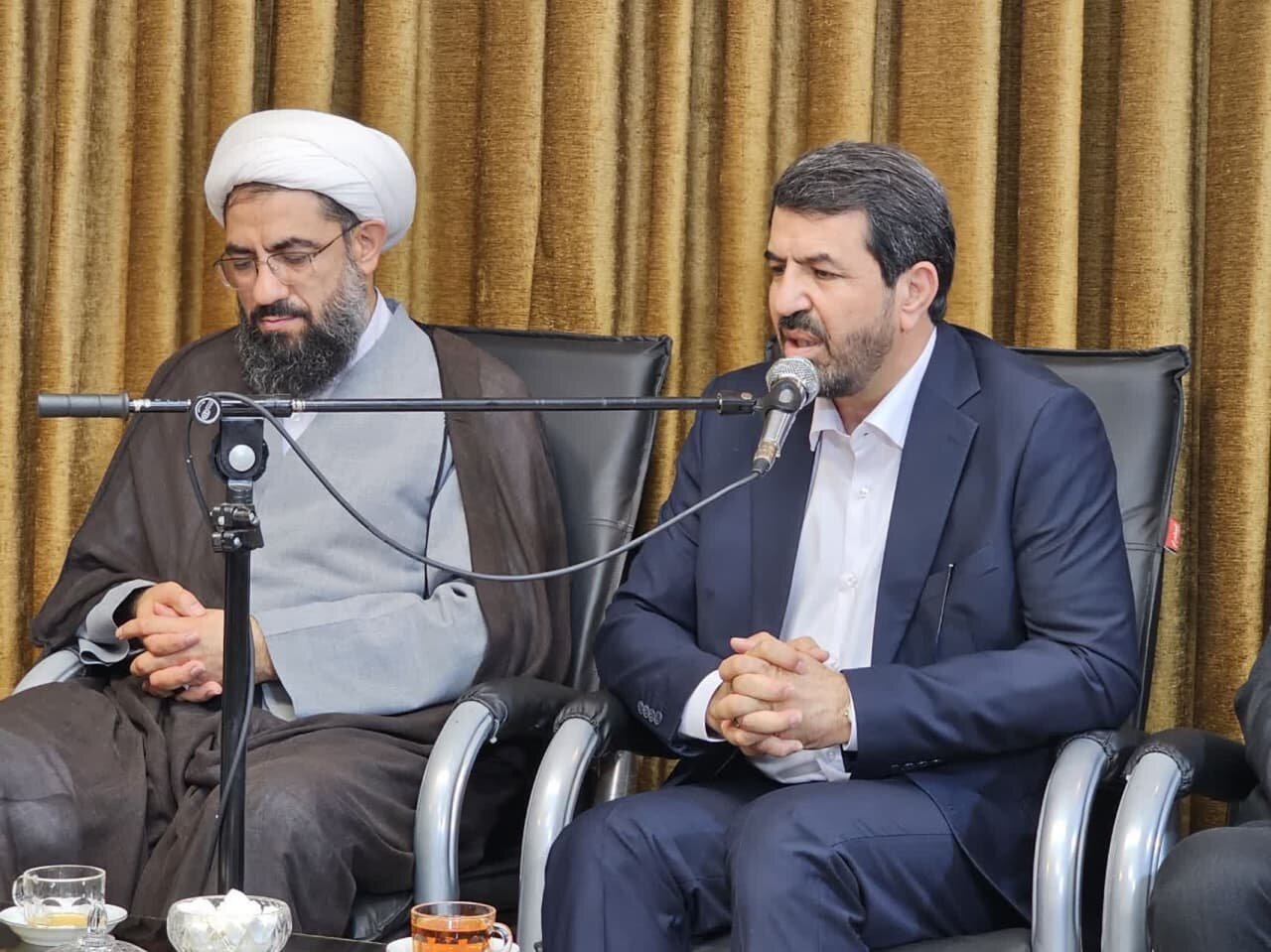 دیدار نماینده ولیفقیه و استاندار همدان با آیتالله نوری همدانی