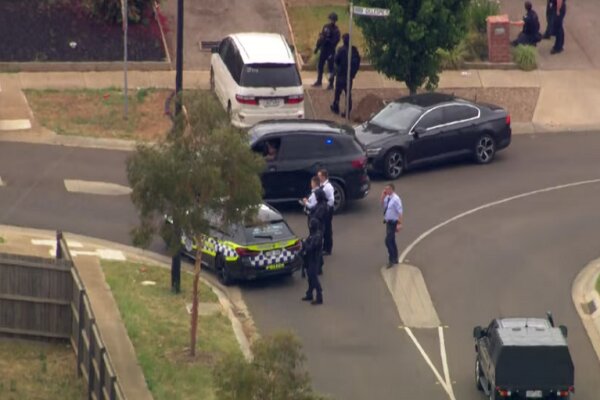 Man arrested after shooting at police in  Melbourne