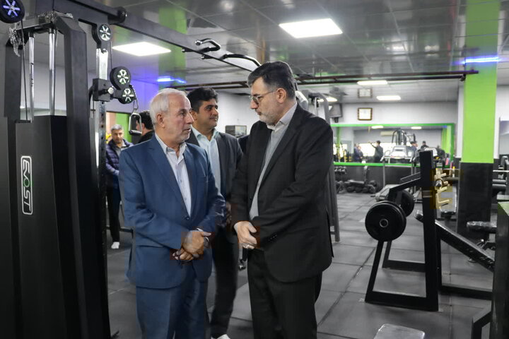 هدف از احداث مجموعههای ورزشی درآمدزایی نیست