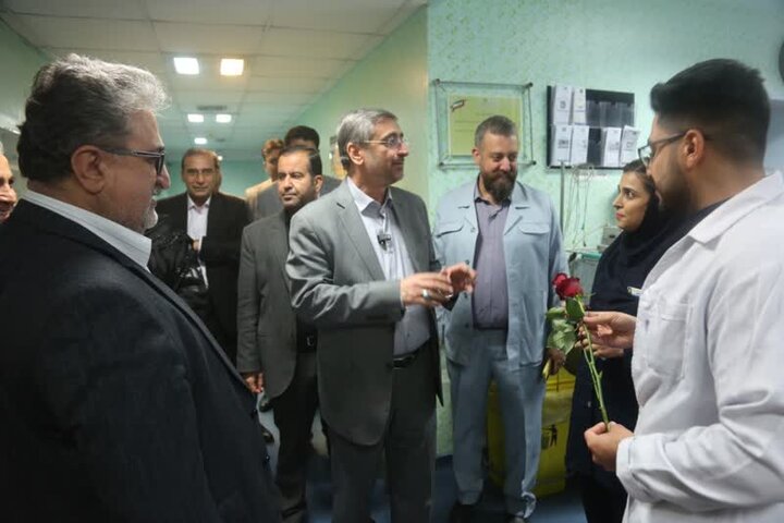 استاندار لرستان: توجه به حوزه بهداشت و درمان از اولویتهای ما است