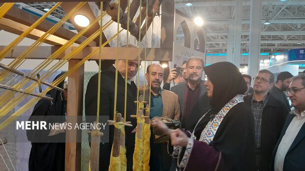 غرفه اصفهان در سیوهفتمین نمایشگاه ملی صنایع دستی آغاز بکار کرد