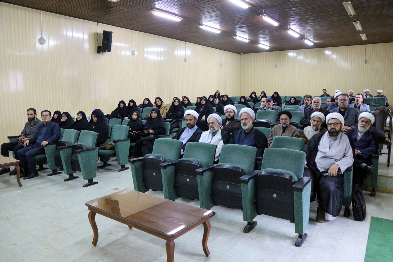 هجمه اصلی تفکر غربی تخریب بنیان خانواده است