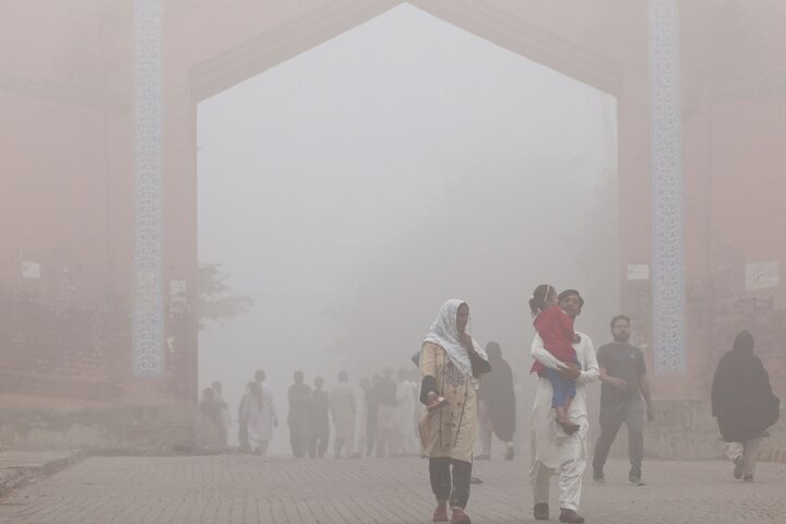 Toxic smog sends over 1.9 m Pakistanis to hospitals