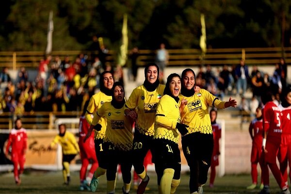 مدافع تیم ملی ایران: با افتخار لباس سپاهان را به تن میکنم