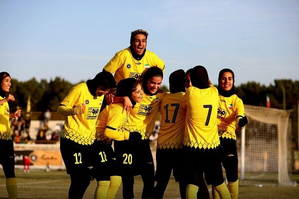 مدافع تیم ملی ایران: با افتخار لباس سپاهان را به تن میکنم