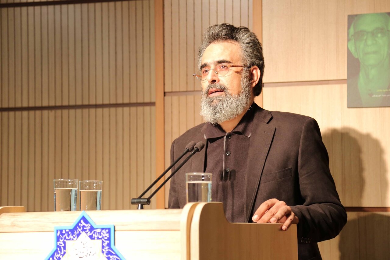 بررسی کارنامه سنت ادبی خراسان؛ از صیدعلیخان درگزی تا شفیعی کدکنی
