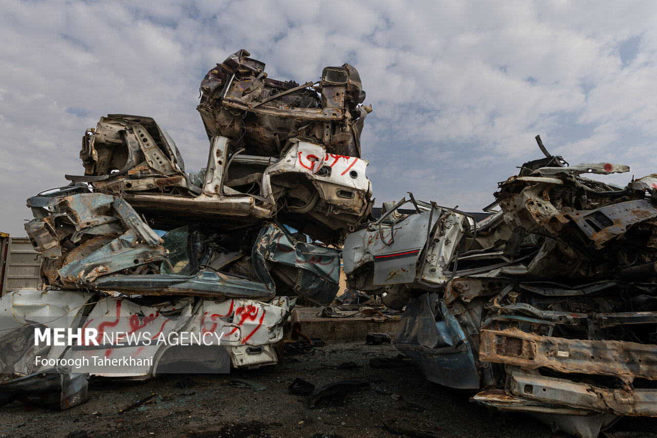 اسقاط ۱۱۵ هزار خودرو فرسوده در ۶ ماه اسقاط ۱۱۵ هزار خودرو فرسوده در ۶ ماه