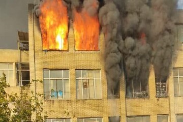 Tahran’da tıbbi malzeme deposunda yangın çıktı