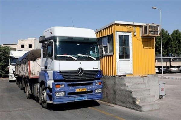 دستگیری قاچاقچی مواد اولیه پلاستیک در نسیم شهر