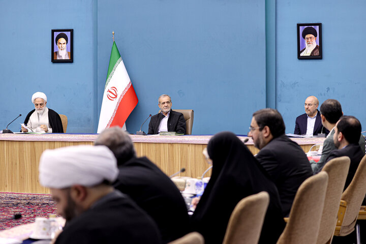 پزشکیان:مبنای عزل ونصبها تخصص و تعهد باشد نه رابطه و سلیقه شخصی پزشکیان:مبنای عزل ونصبها تخصص و تعهد باشد نه رابطه و سلیقه شخصی
