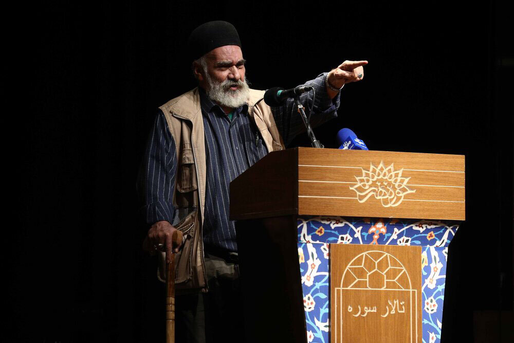 «مشت در نمای درشت»؛ روایتی از معرفت یک شاعر دلنازک