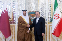 گفت وگوی تلفنی عراقچی و وزیر خارجه قطر درباره تحولات منطقه