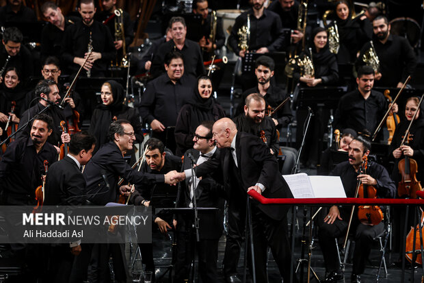 مردم برای استاد دوستداشتنی سنگ تمام گذاشتند/ آغاز پرواز سیمرغ
