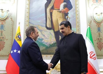 Iran’s Defense Min., Venezuela's Maduro hold talks in Caracas