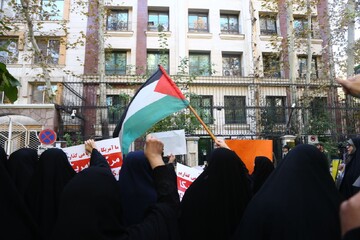 People of Tehran hold rally to condemn Israeli crimes