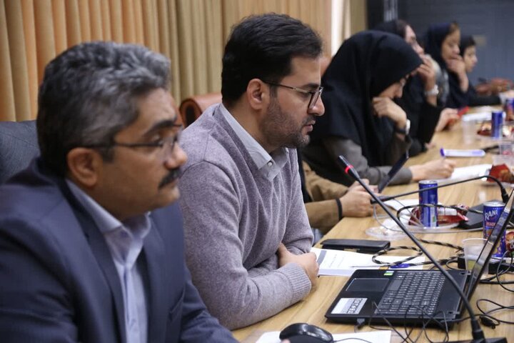 واحدهای تولیدی کردستان حسابهای خود را به استان منتقل کنند