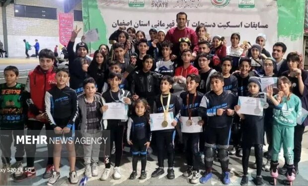 تیم پرشین اصفهان در مسابقات قهرمانی اسکیت ۴۵ مدال رنگارنگ کسب کرد تیم پرشین اصفهان در مسابقات قهرمانی اسکیت ۴۵ مدال رنگارنگ کسب کرد