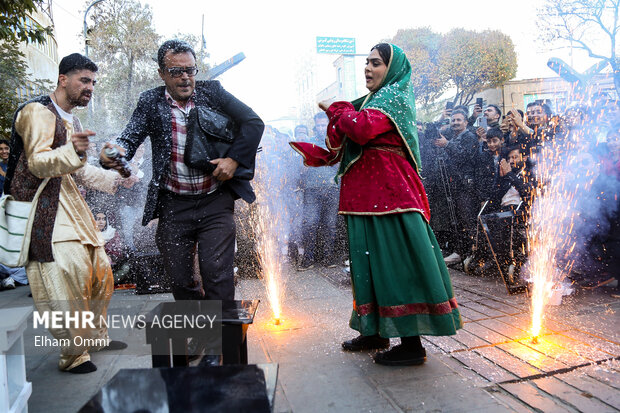 اجراهای خیابانی جشنواره تئاتر استانی کردستان