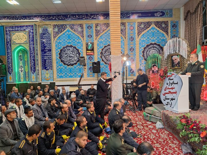 مقابله با جنگ ترکیبی دشمن نیازمند جهاد تبیین و تفکر بسیجی است