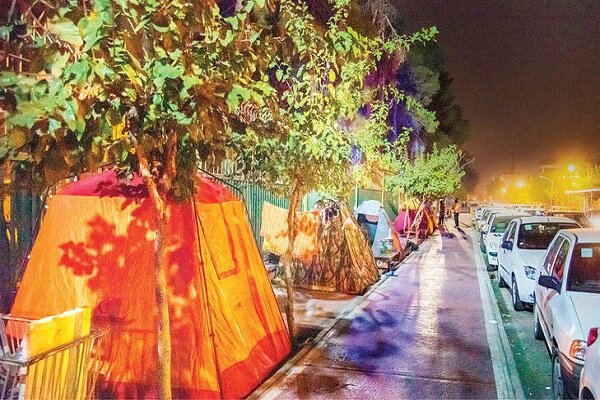 واکنش «زاکانی» به چادرخوابی همراهان بیمار واکنش «زاکانی» به چادرخوابی همراهان بیمار