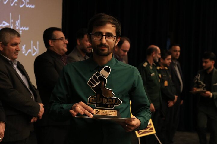 خبرنگار مهر گیلان برگزیده جشنواره «دیده بان رسانه» شد خبرنگار مهر گیلان برگزیده جشنواره «دیده بان رسانه» شد