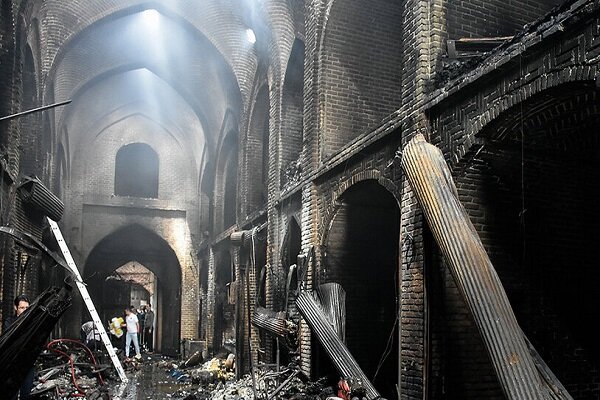 کابلهای خطرناک برق در بازار تبریز/ خطر در کمین است