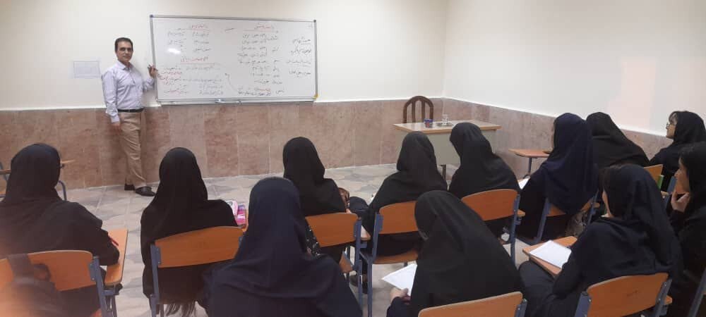 دانشآموزان خارگ استقبال چشمگیری از کلاسهای تقویتی و کنکور کردند