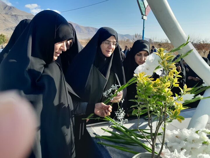 محل عروج شهیدفخری زاده در آبسرد گلباران شد