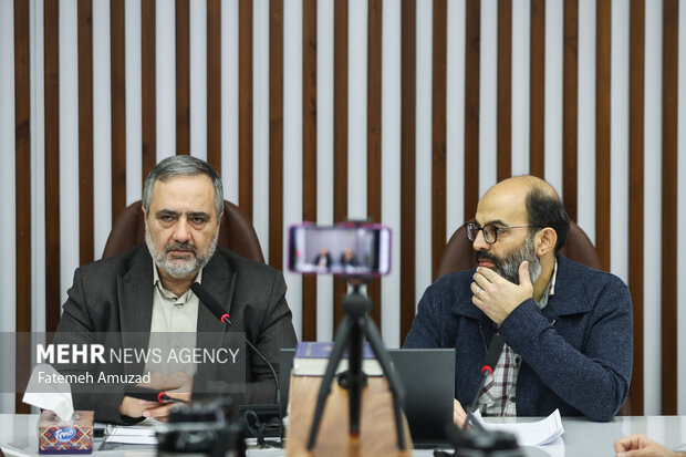 رونمایی از فراخوان همایش ملی دستاوردهای علمی فرش ایران رونمایی از فراخوان همایش ملی دستاوردهای علمی فرش ایران