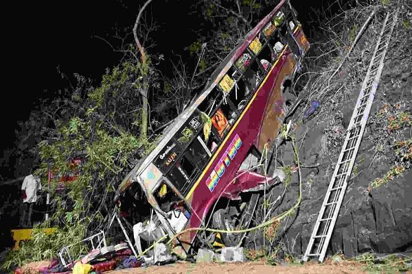 Bus crash in Brazil's Alagoas state leaves 17 dead