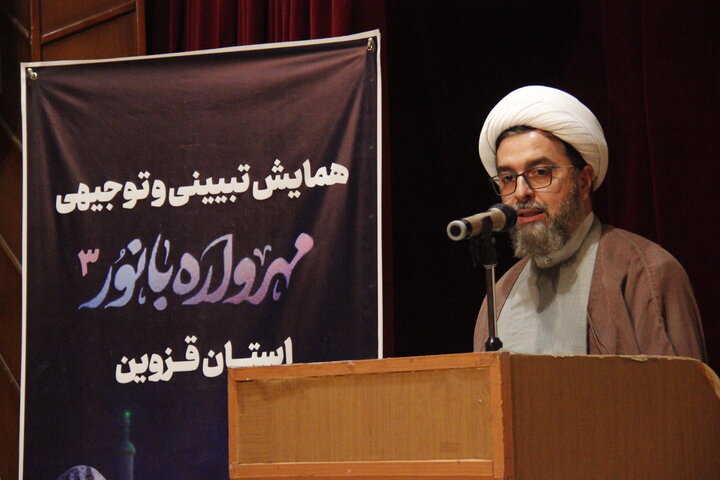 دشمن به دنبال ایجاد گرههای ذهنی در رابطه با اهمیت مقاومت است