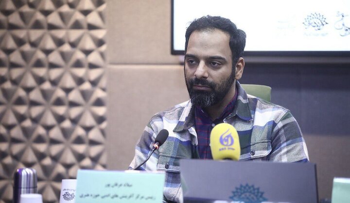 عرفانپور: نگاه محفلی و سرگرمکننده به شعر آسیبزا است